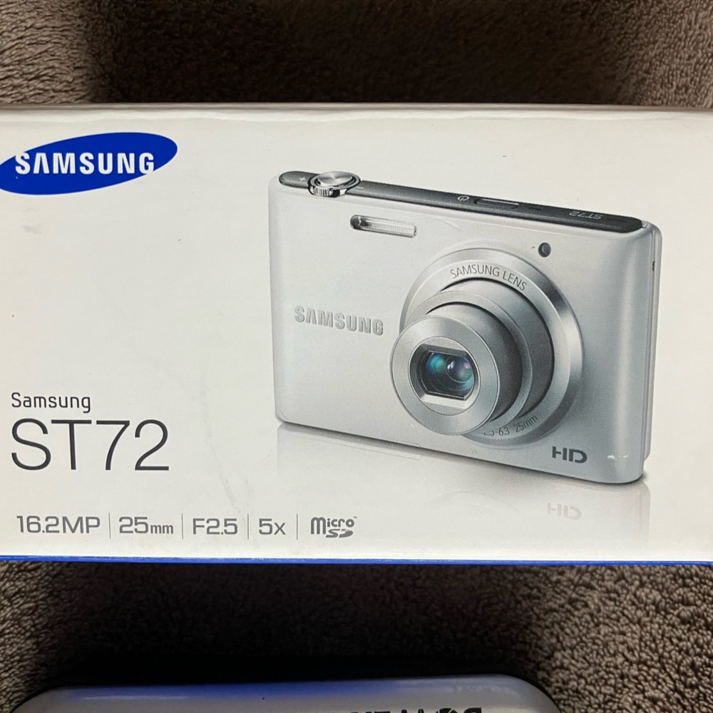 Samsung ST72 digital camera